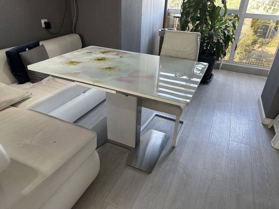 Продам стол раздвидной стекло +МДФ