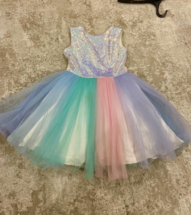 Продам новогоднее платье