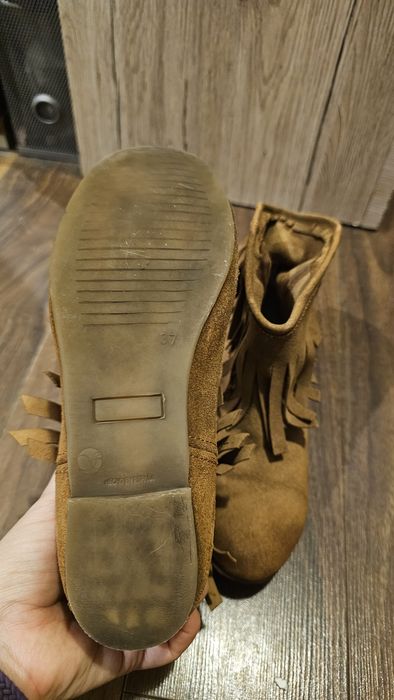 Botine de piele intoarsa