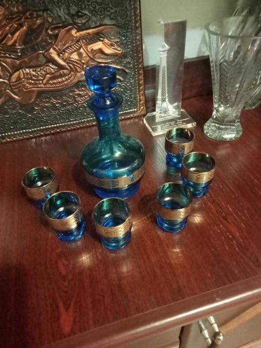 Графин с рюмками