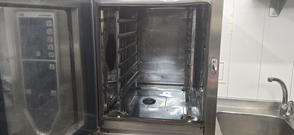 Продавам професионален конвектомат РАЦИОНАЛ