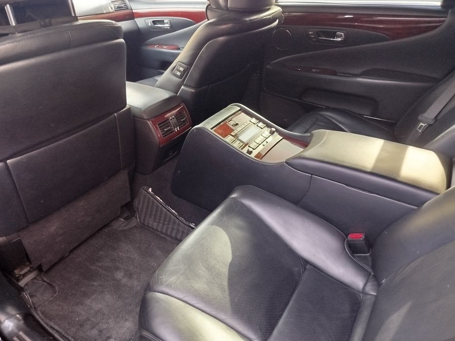 Lexus ls600 gibrid