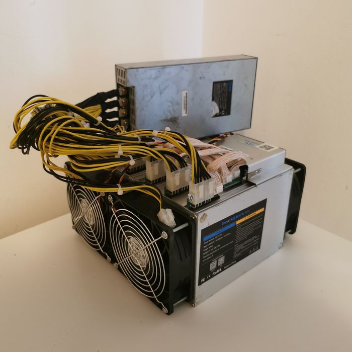 Miner Asic Innosilicon A5+ și sursa 1800W