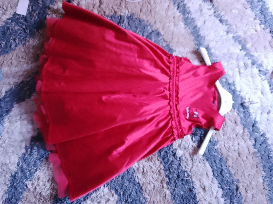 H&M страхотна рокля за повод