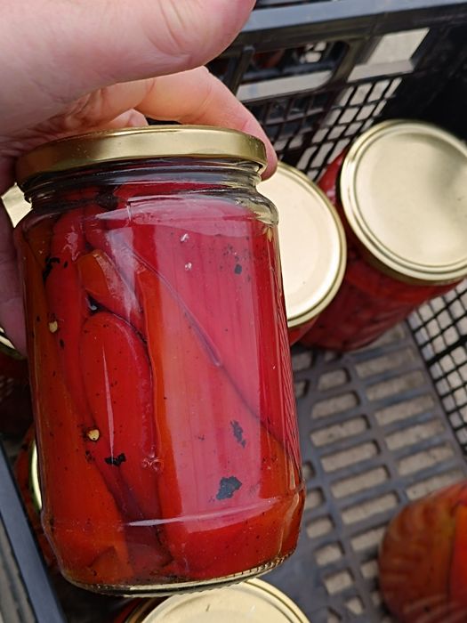 Печени, червени чушки Само със сол