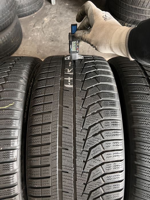 4 anvelope iarna 235/40/19 , hankook !