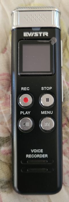 Продавам цифров диктофон