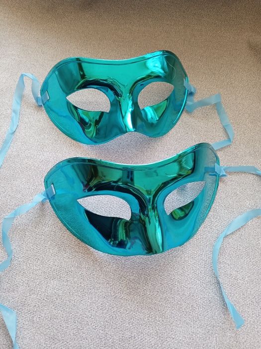 Маски карнавальные пластиковые, на завязках