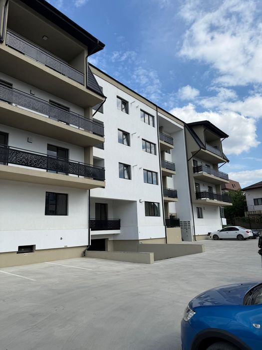 Inchiriez Garsoniera decomandata + loc de parcare. Ciresului 13A