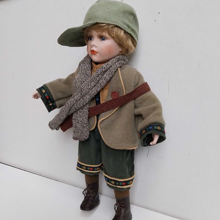 ТОП ОФЕРТА  Немска Порцеланова кукла