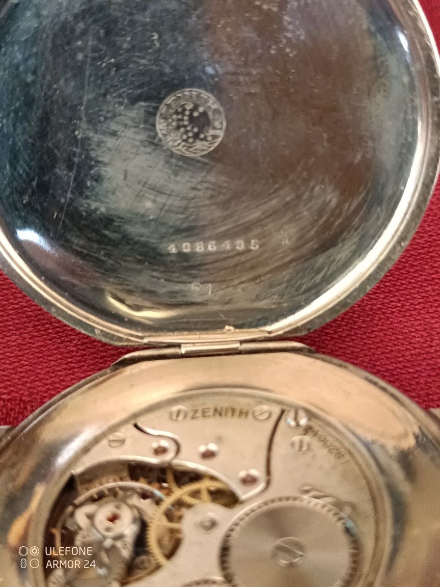 Швейцарски часовник Зенит