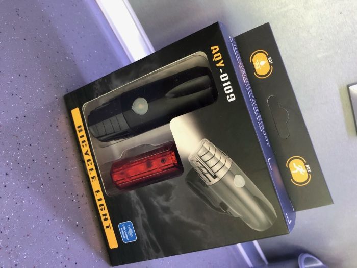 Фар (120м) и габарит за велосипед комплект