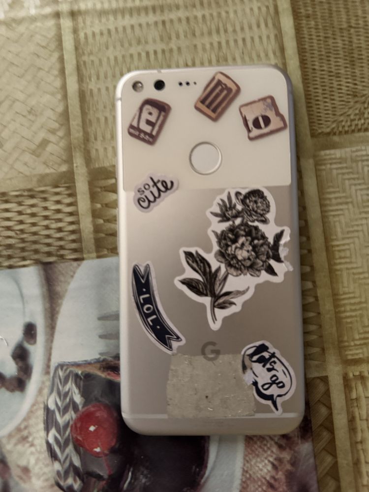 Продавам google phone