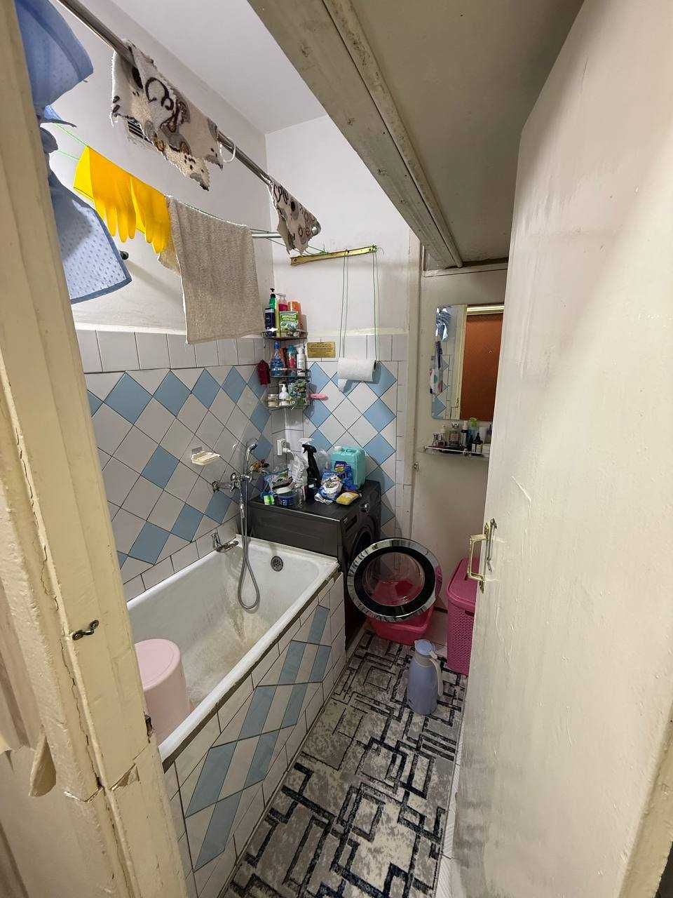 СРОЧНО !! Продается квартира в Яшнабаде 1/4/4 ( 35 кв/м ) Авиасозлар 3
