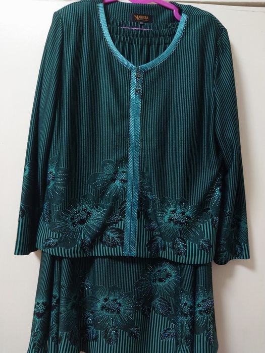 Женский  костюм.