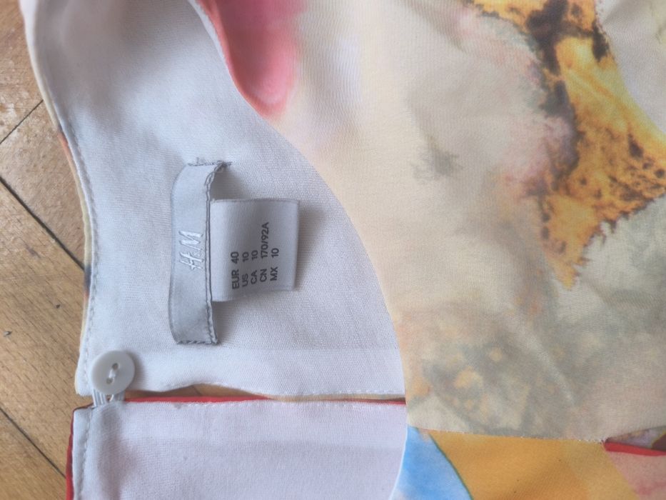 Лятна рокля с цветен мотив