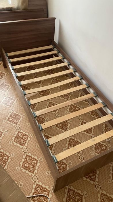 Продам односпальные кровати.