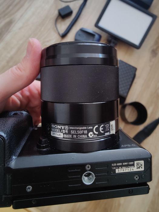 Sony Alpha 6000 Mirrorless Plus Multe Accesorii și 2 Obiective