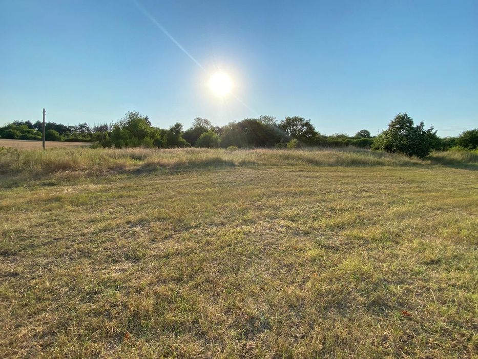 Продавам парцел с.Йонково