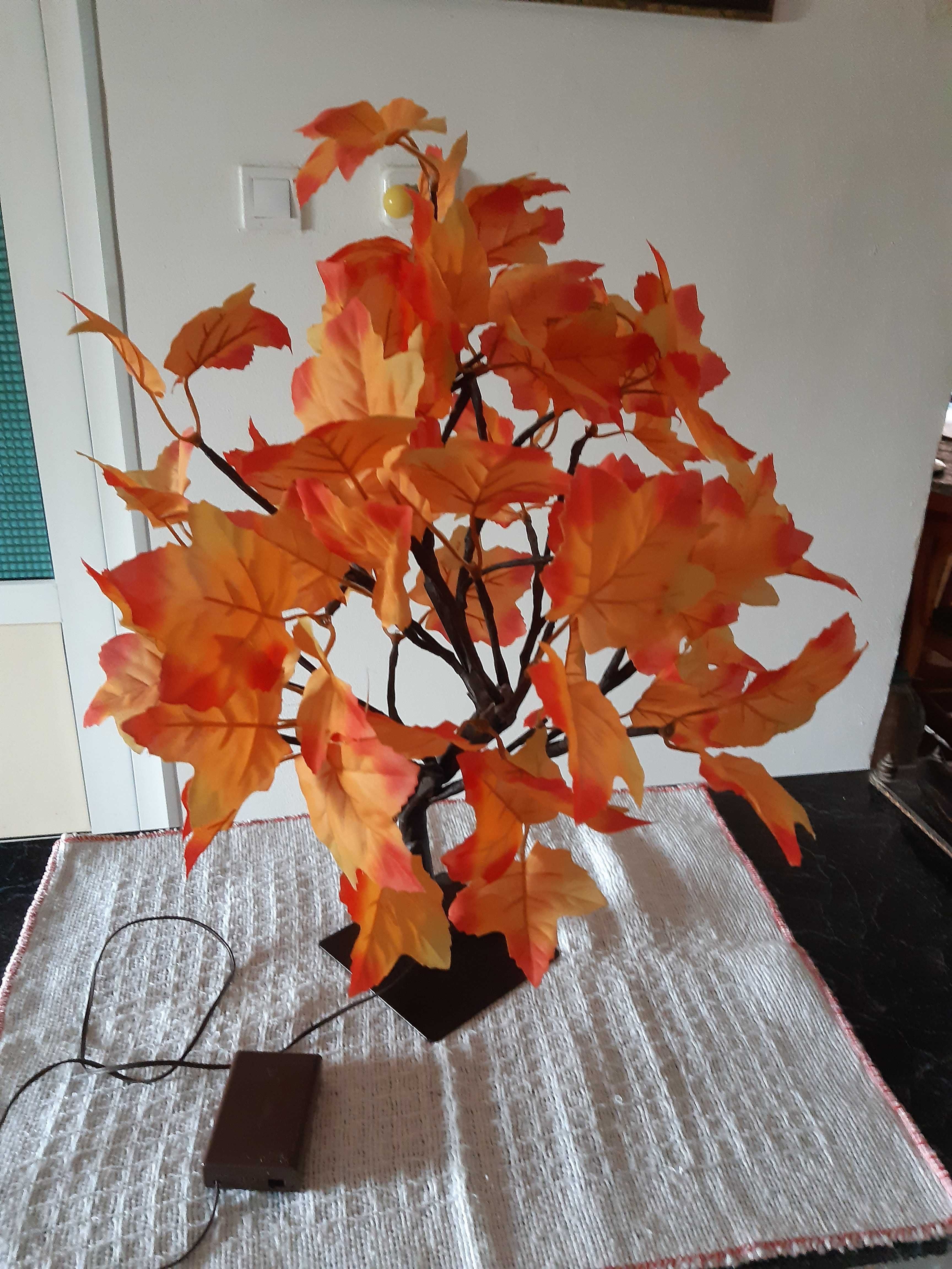 Veioza copac cu frunze, cu leduri, intrerupator cu baterie, inalt 52cm