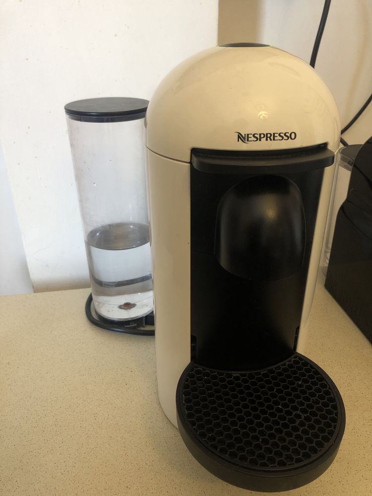 Aparat espresor,Nespresso Vertuo cu capsule