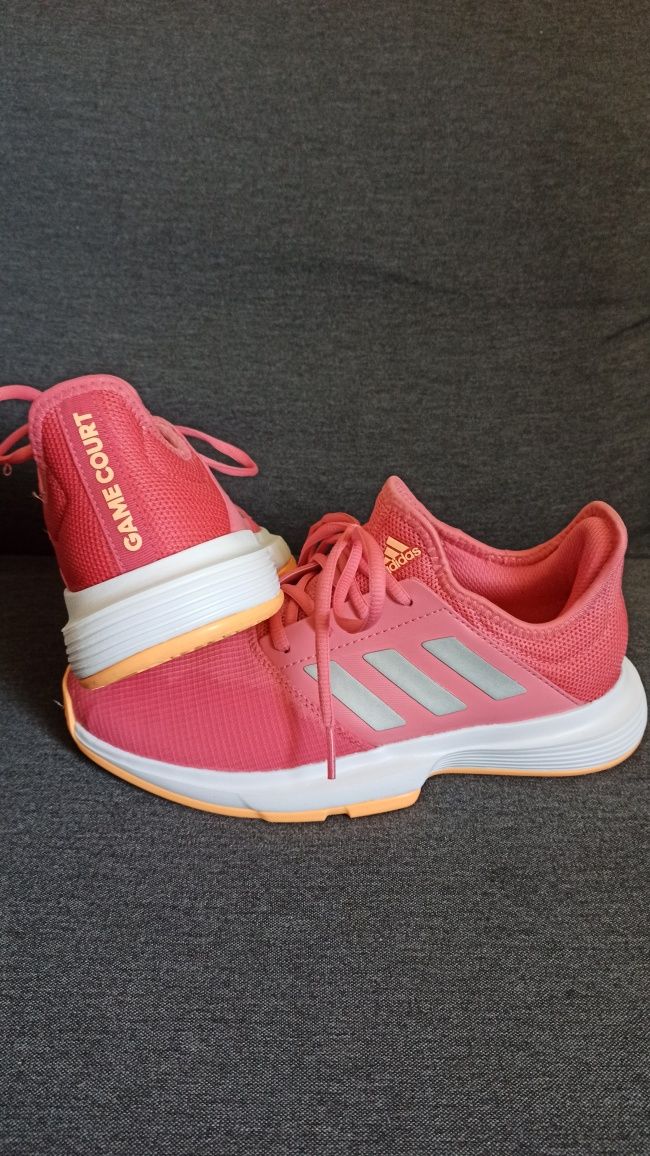 Adidas 37 нови дамски маратонки