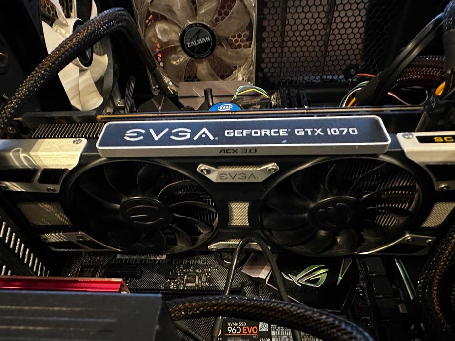 Настолен Компютър 2017г EVGA GTX 1070 8GB 256 bit Intel I7-7700 3.6Ghz