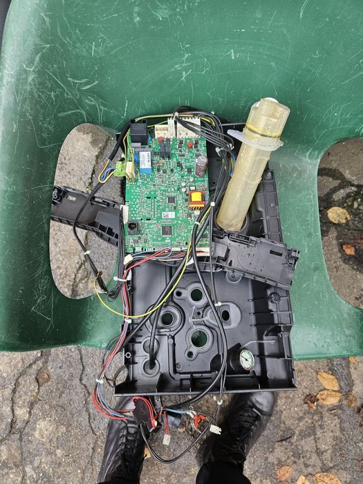 Vand piese centrala Aniston