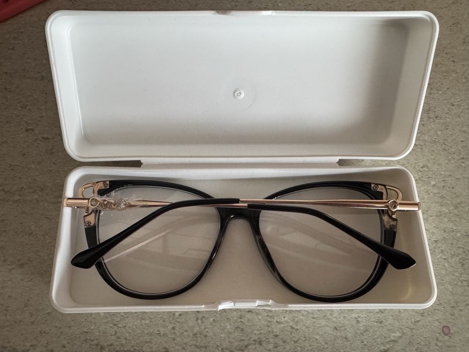 Rama de ochelari neagra