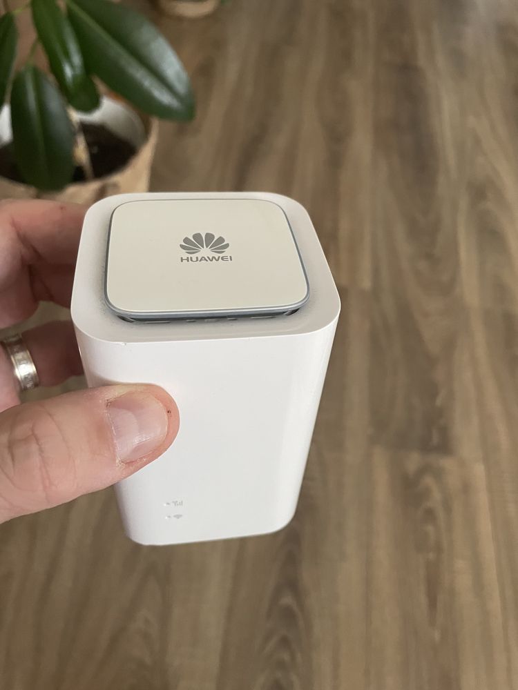 Router Wireless Huawei E5180 cube, cu SIM/cartela