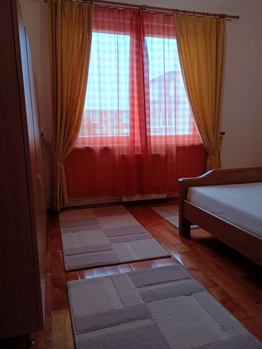 Apt 2 camere , mobilat , copertina pt masina