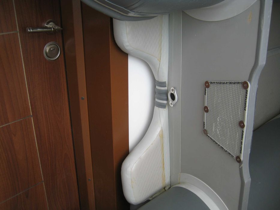 Продавам Комплект: Лодка Corelli + Двигател Yamaha 4 к.с. (Не е нова)