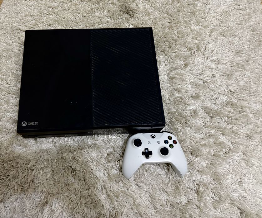 Xbox one cu 100 de jocuri instalate