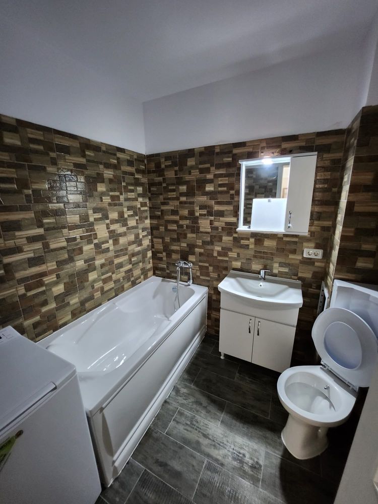Închiriez apartament 2 camere 420€