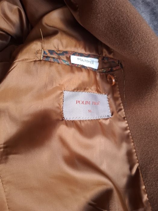 Vând palton  în stare foarte bună marimea 56