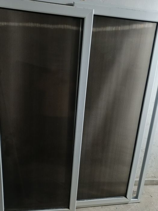 Uși culisante pentru cada. Utilizate.