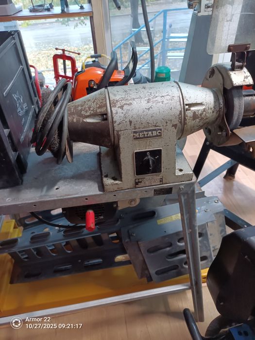 Трифазен шмиргел 550w 3000obr min Metabo