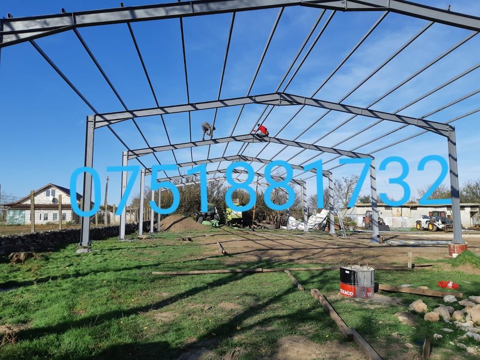 Vând o structură metalică 12 m deschidere în două ape lățime din profi