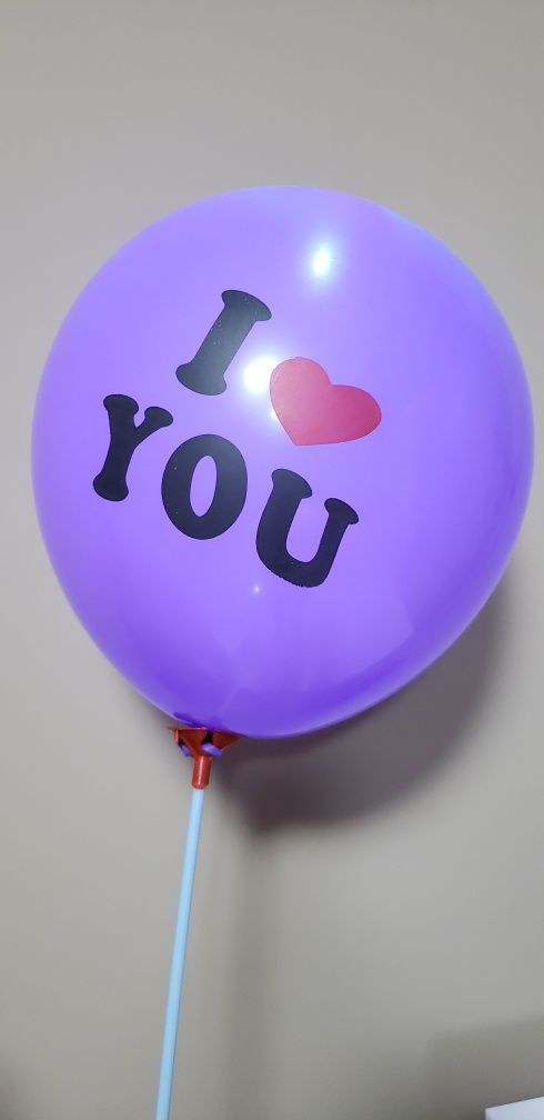 Ziua Îndrăgostiților, baloane luminate, latex, petrecere