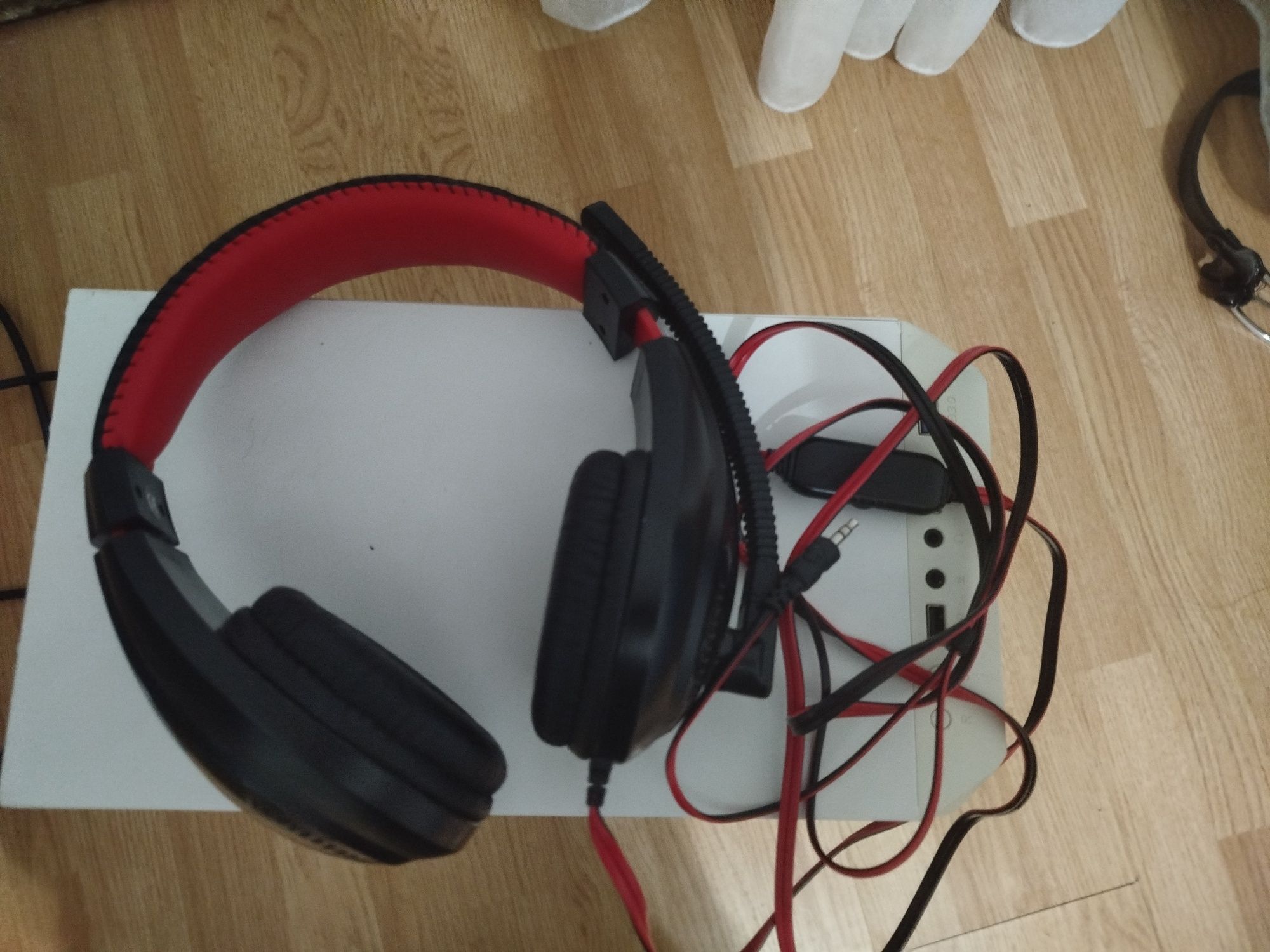 Pc, tastatură, mouse, monitor, căști