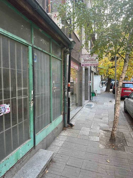 Продава се Магазин в Пловдив, Център - 90 кв.м за 1223 €/кв.м - Снимка #1