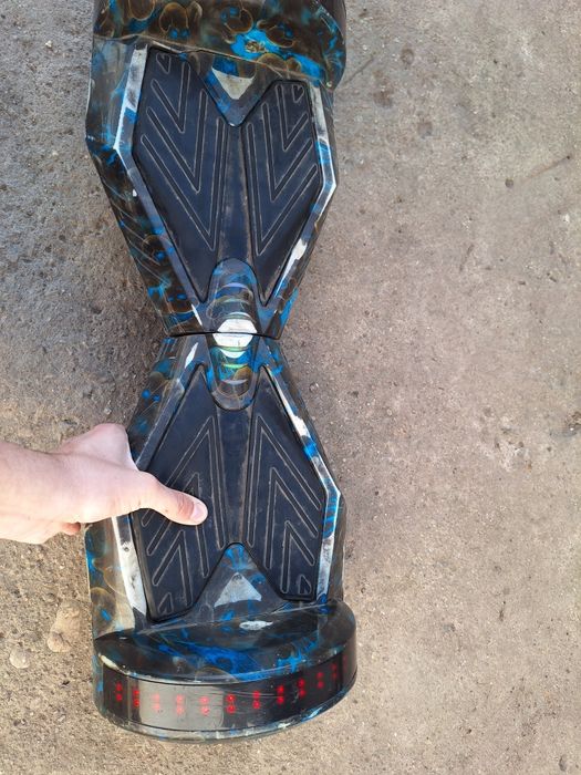 Vînd hoverboard 8 inch