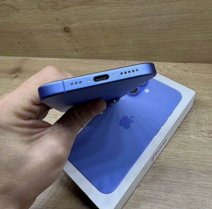 iPhone 16 Ultramarine Baterie 100%