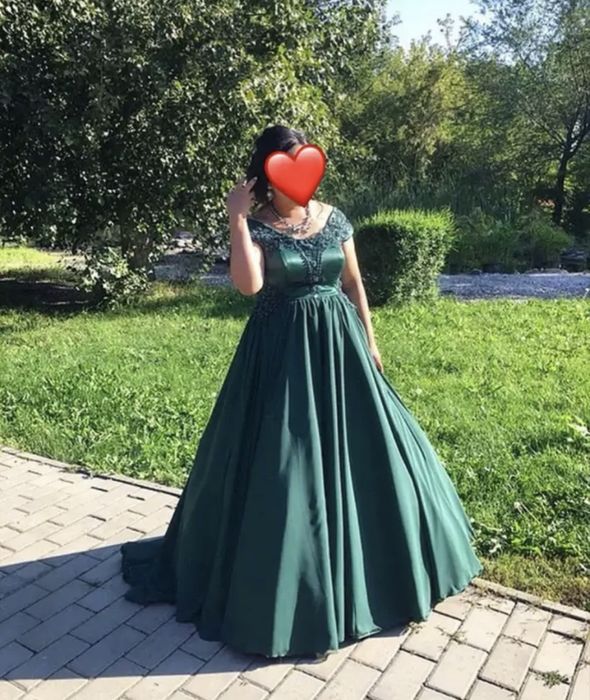 Вечернее платье