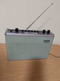 Radio englezesc BUSH stil reto old vintage functional.