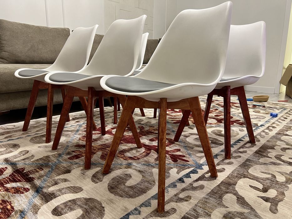 Продам стулья в отличном состоянии (6 штук)