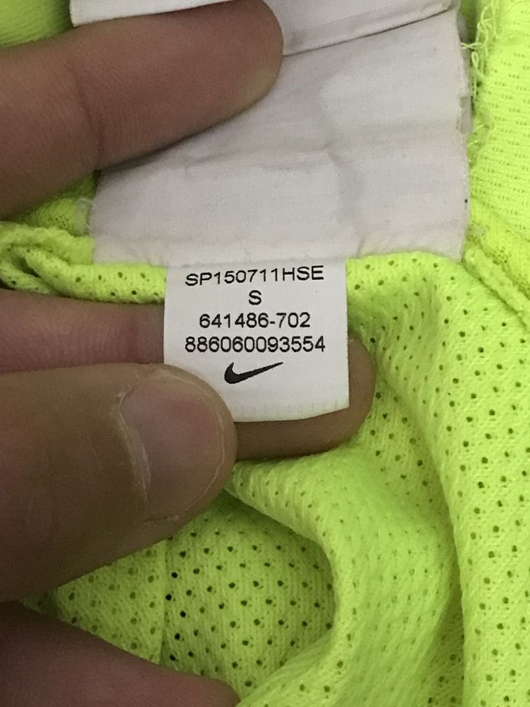 Tricou Nike culoare Lime(nu Adidas,Puma,Jordan,New Balance)