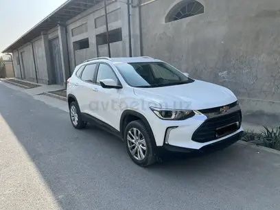 Tracker 2  Premier ltz 1,2 turbo 2023 yil rangi oq