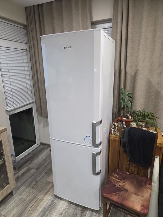 Хладилник с фризер