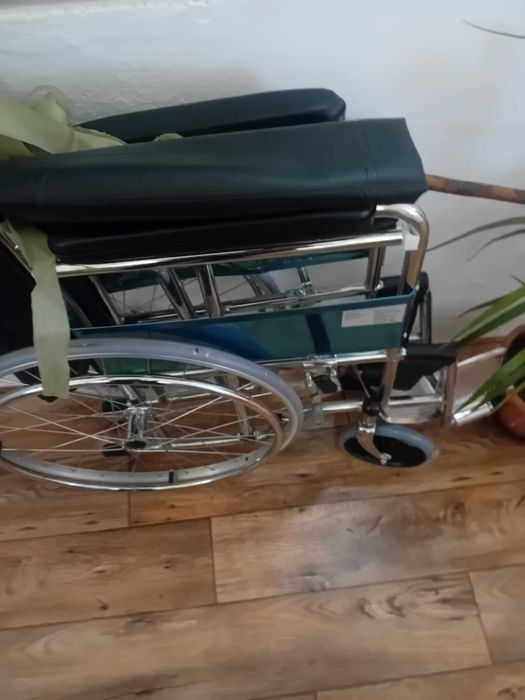 Vand Caruciuror cu rotile nou